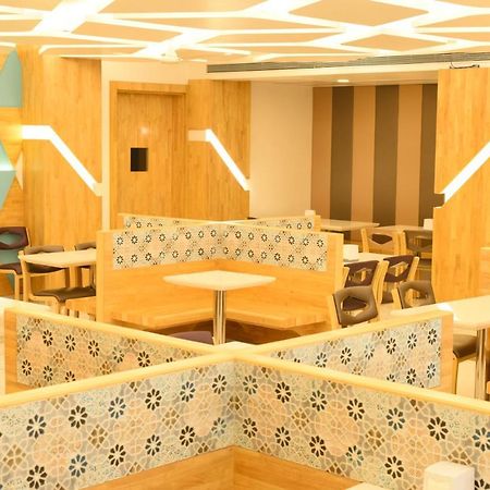 Shree Ganga Smb Hotels 乌贾因 外观 照片