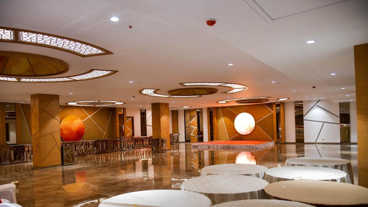 Shree Ganga Smb Hotels 乌贾因 外观 照片