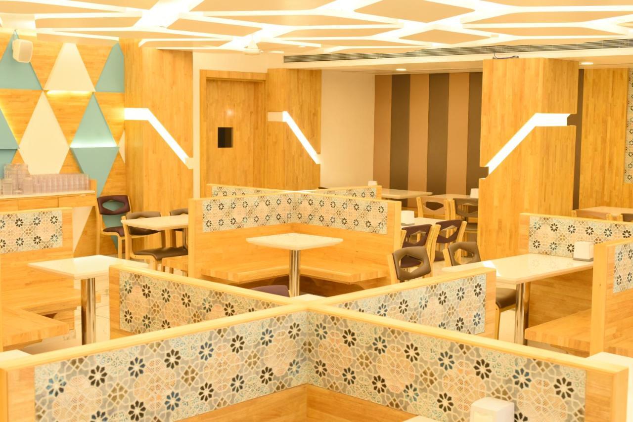 Shree Ganga Smb Hotels 乌贾因 外观 照片