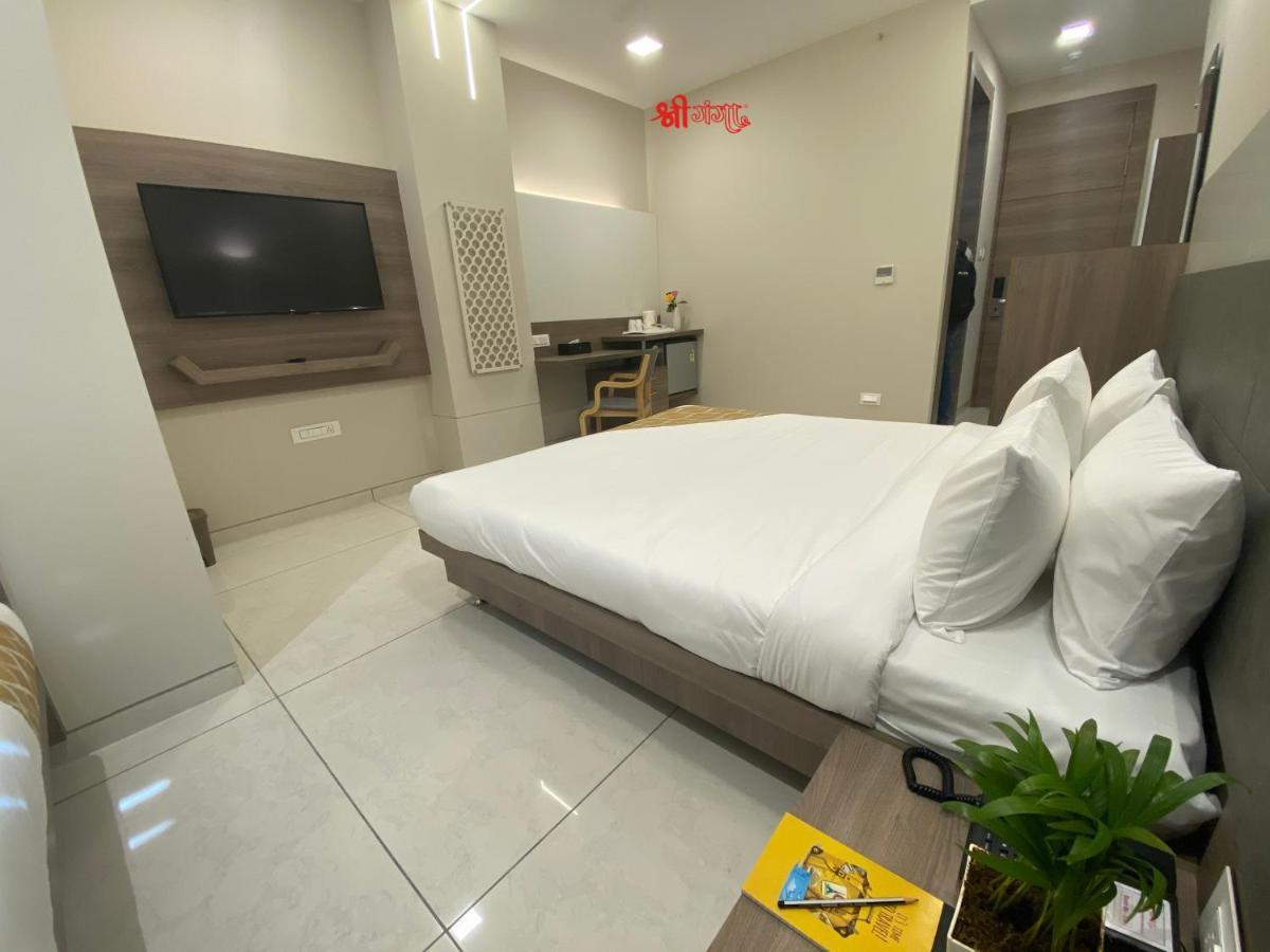 Shree Ganga Smb Hotels 乌贾因 外观 照片