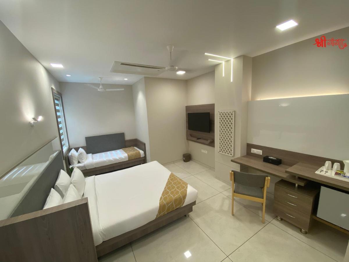 Shree Ganga Smb Hotels 乌贾因 外观 照片